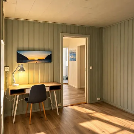 Nordstrand - Enestaende Utsikt Og Beliggenhet Hébergement de vacances Ramberg